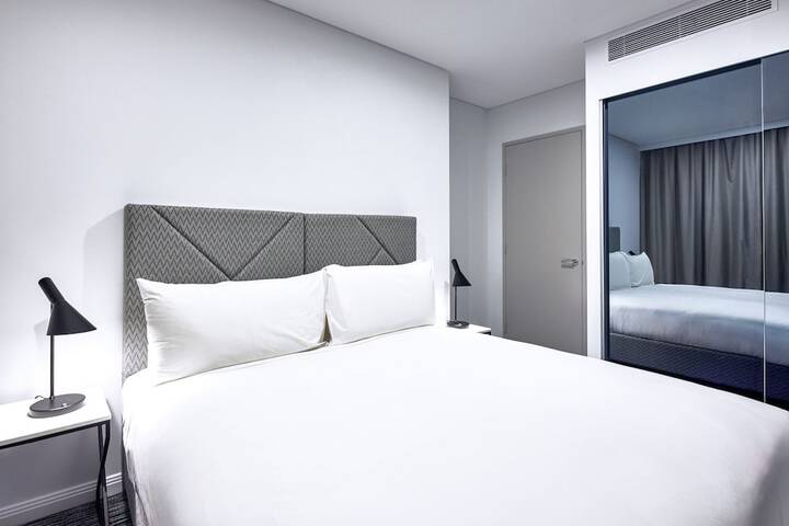 Room 18 of 110