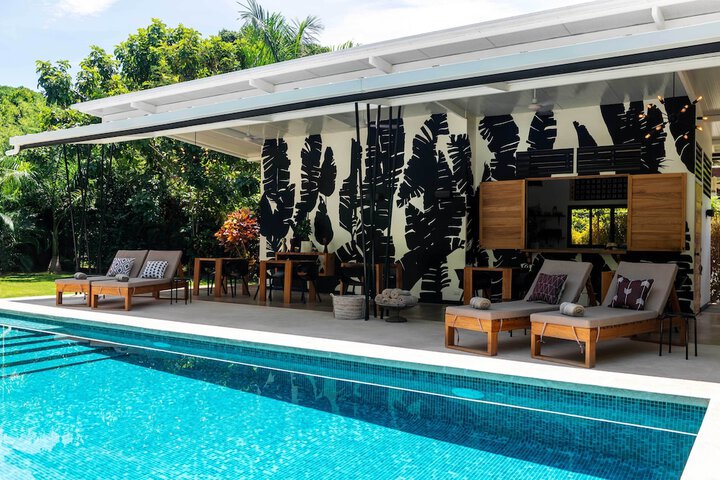 Exterior of La Prometida Hotel