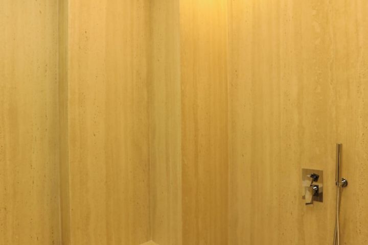 Room 70 of 100