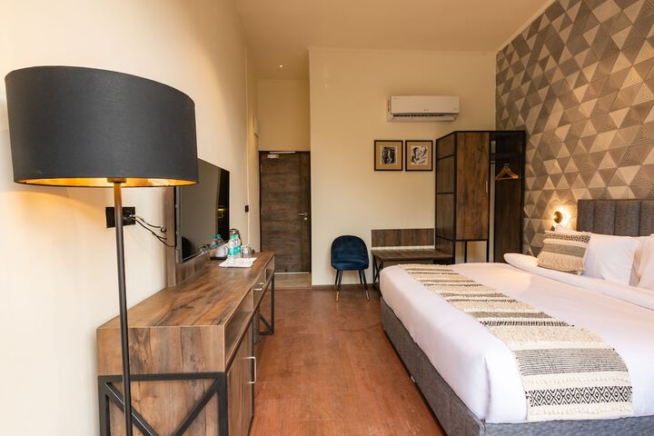 Room 6 of 96