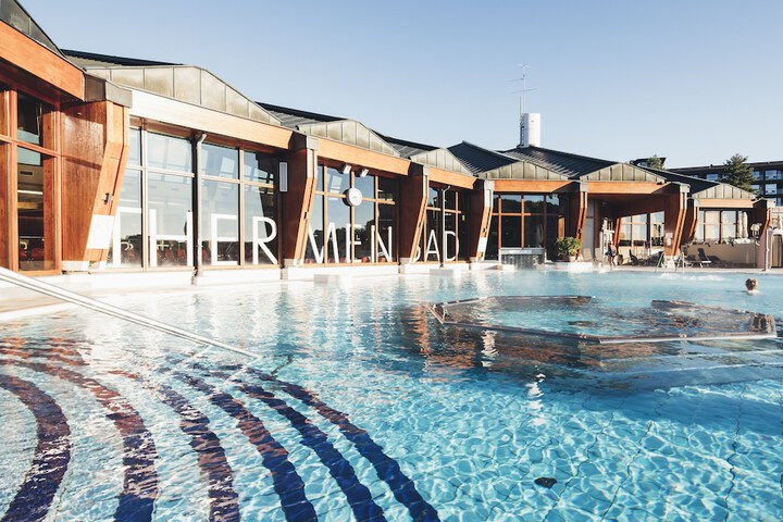 Hotel Pool