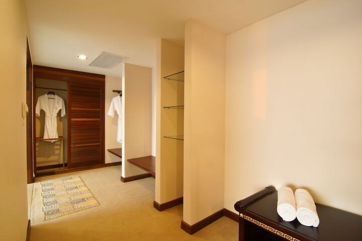Room 21 of 69