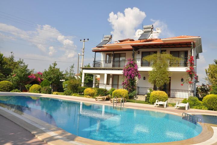 Pool 19 of 25