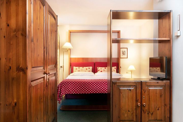 Room 10 of 55