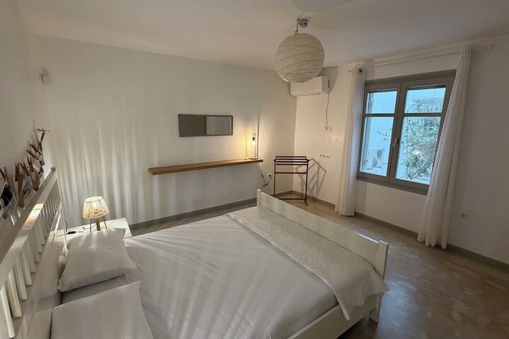Room 44 of 103