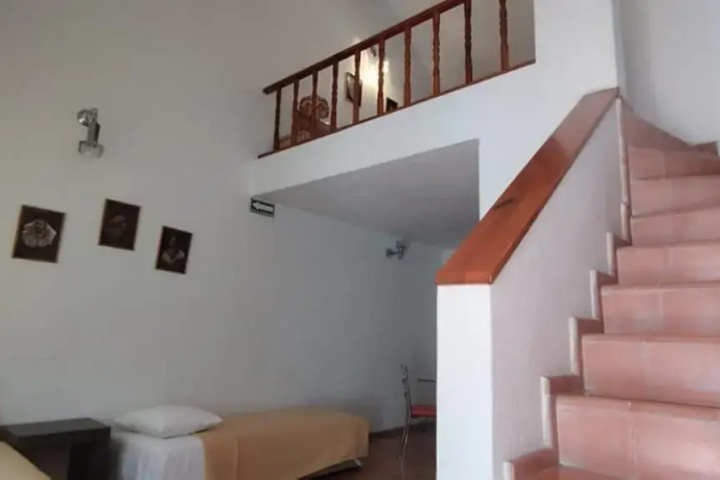 Room 4 of 7