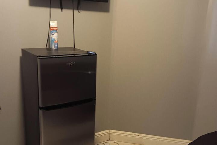 Room 9 of 34