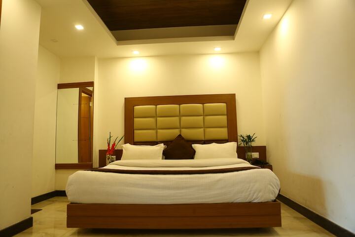 Room 9 of 49