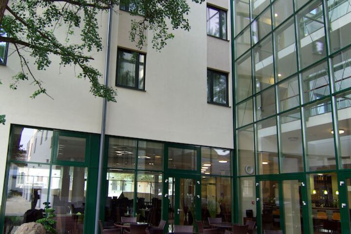 Entrance & Lobby