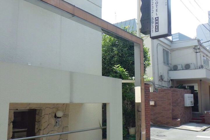 Shin-Okubo International Hotel