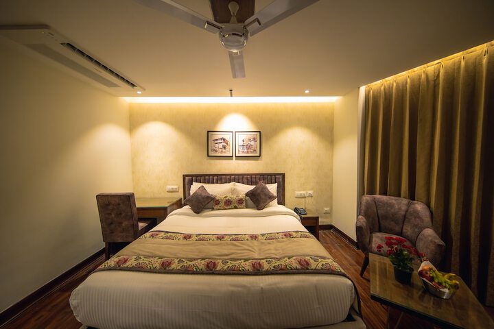 Room 25 of 87