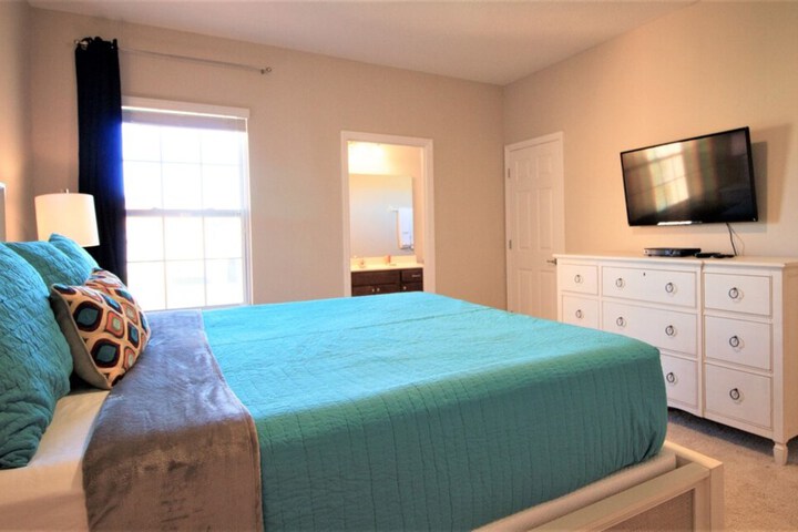 Room 27 of 64