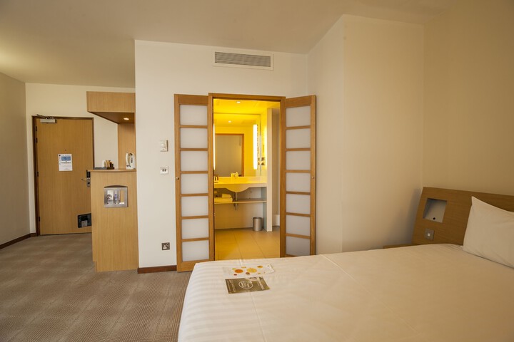 Room 20 of 251