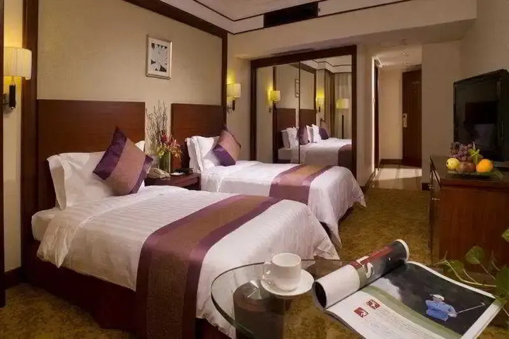 Room 2 of 8