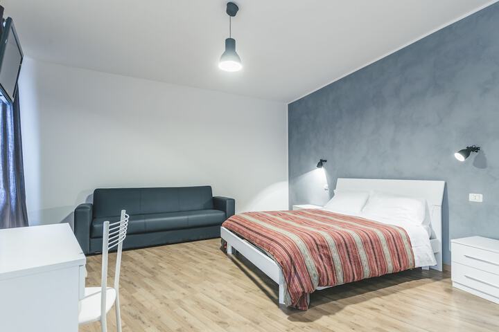 Room 4 of 24