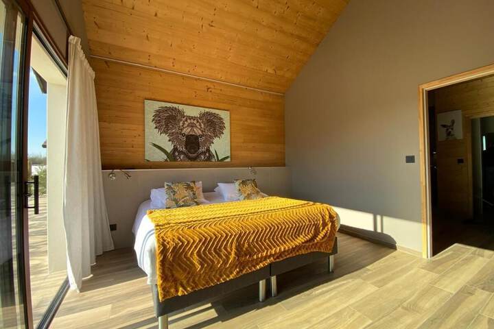 Room 10 of 21