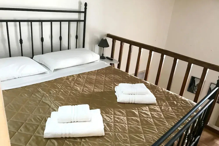 Room 2 of 21