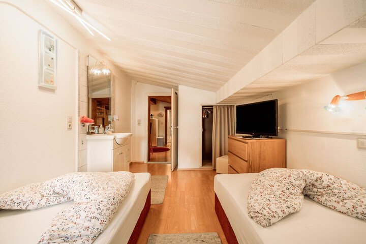 Room 7 of 84