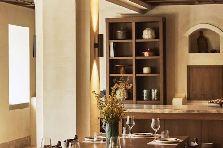 Dining 94 of 139