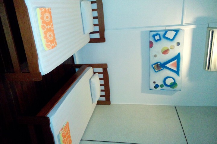 Room 4 of 132