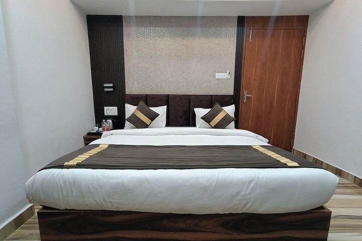 Room 6 of 36