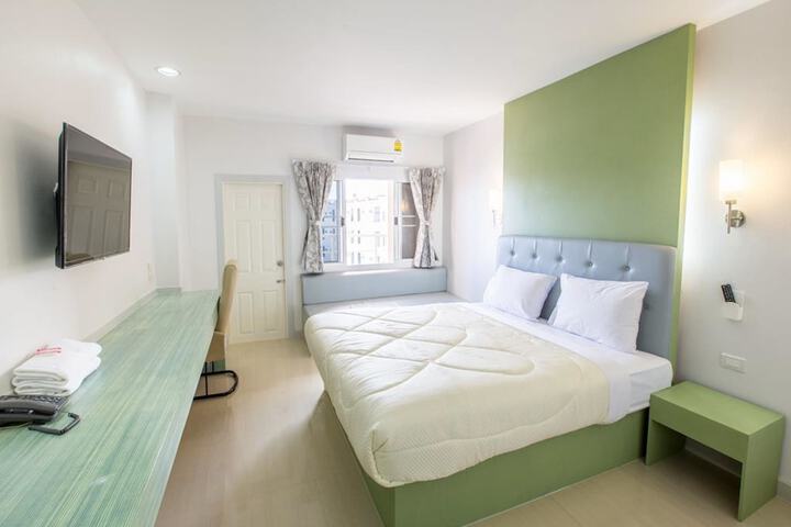 Room 2 of 29