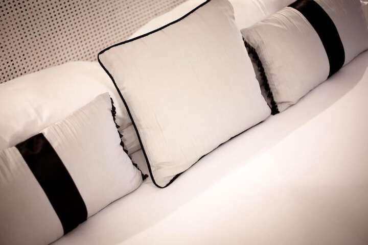 Room 7 of 27