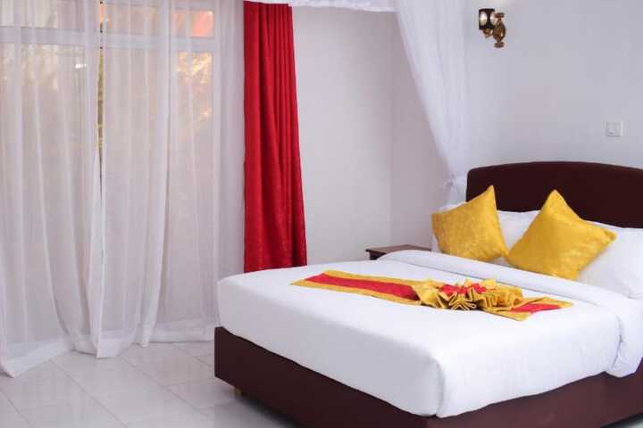 Room 4 of 20