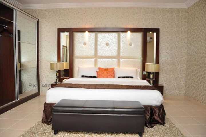 Room 9 of 31