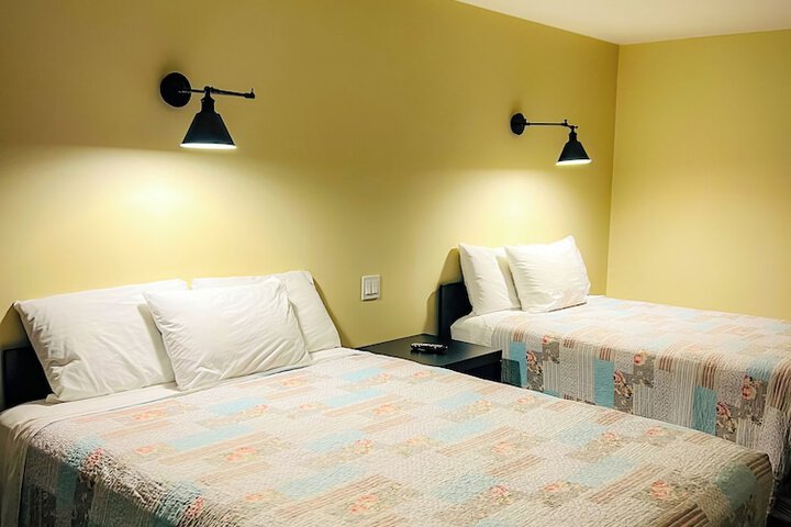 Room 7 of 19