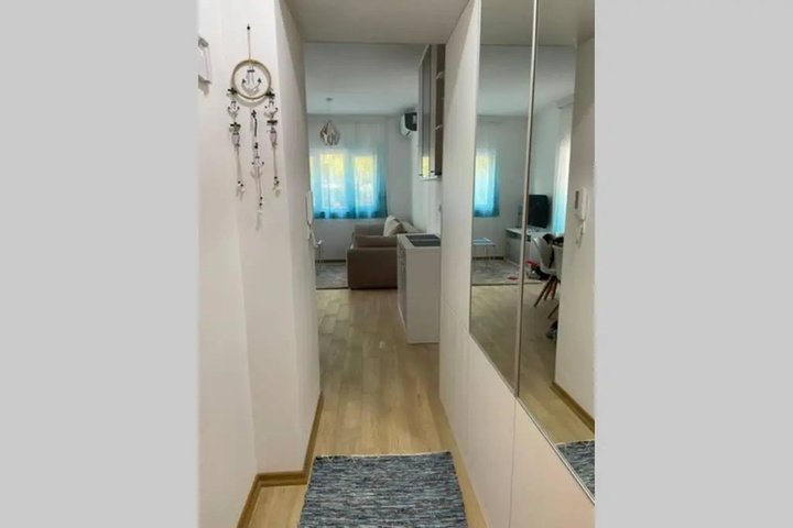 Room 5 of 13