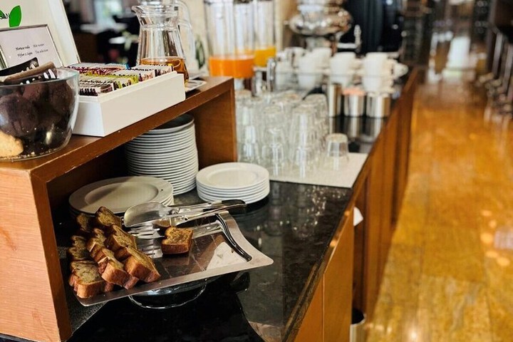Breakfast/Coffee Service 33 of 48