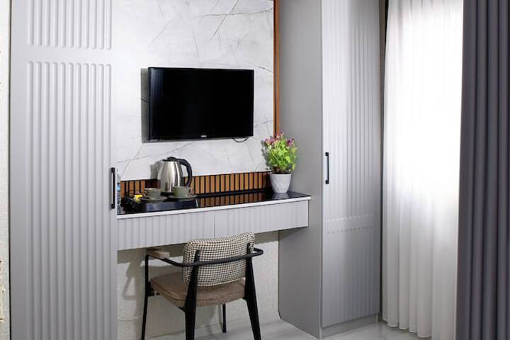 Room 10 of 104