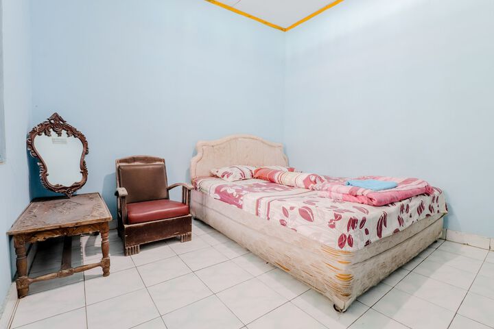 Room 8 of 33