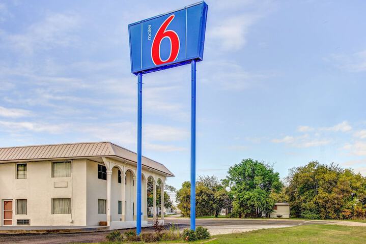 Motel 6 Waco TX - Lacy Lakeview in Waco, TX