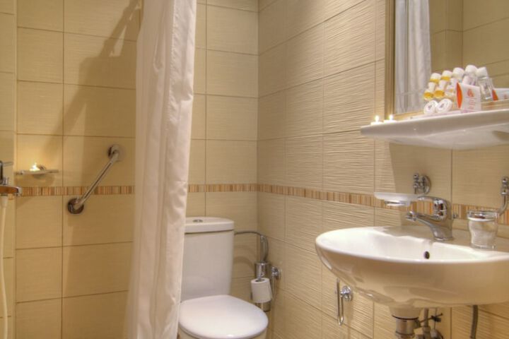 Room 45 of 68