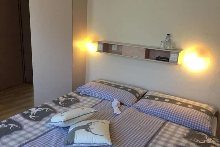Room 6 of 44