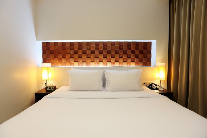 Room 10 of 33