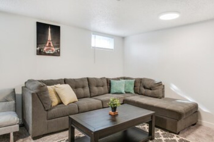 Room 33 of 103