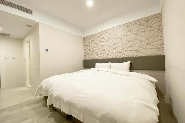 Room 11 of 41