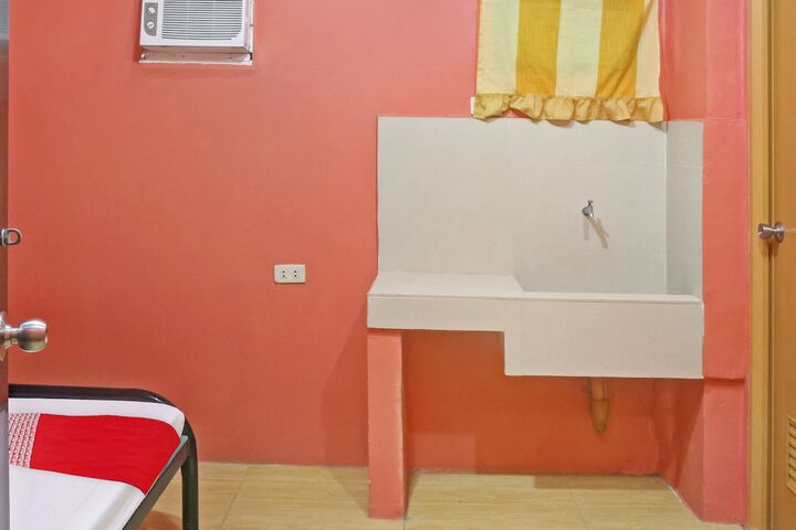 Room 12 of 28