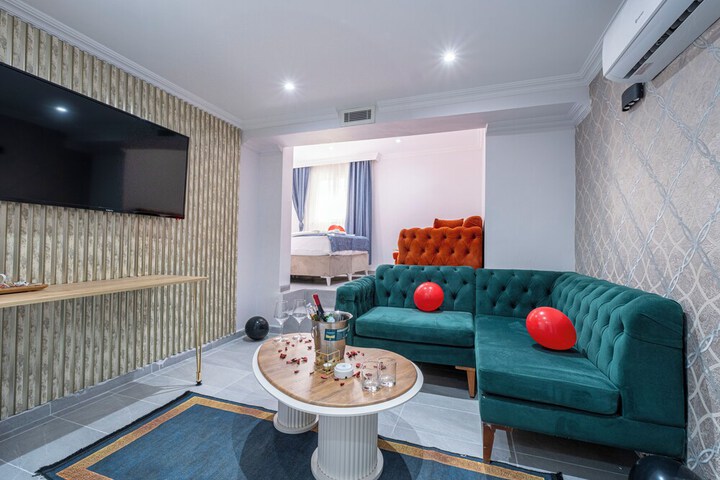 Room 12 of 30
