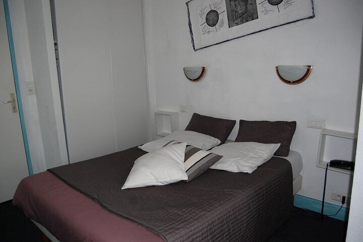 Room 17 of 60