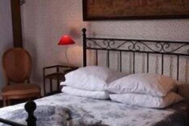 Room 28 of 77