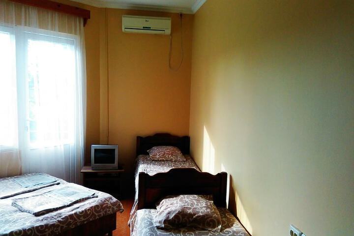 Room 9 of 20