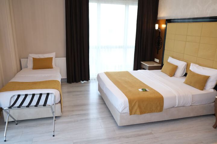 Room 6 of 70