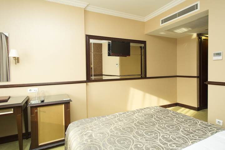 Room 68 of 114