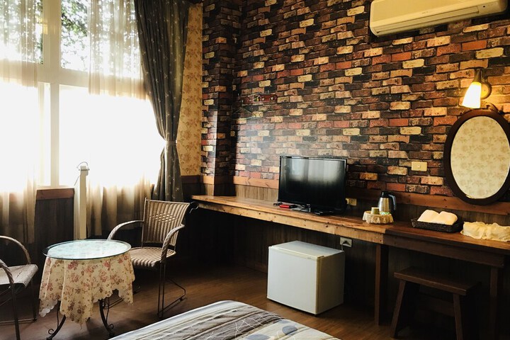 Room 8 of 49