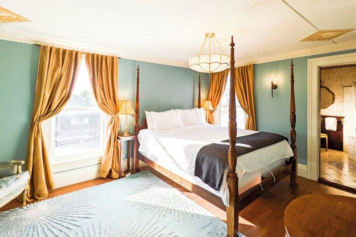 Room 65 of 190