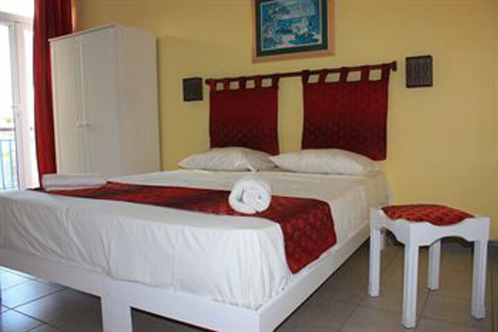 Room 16 of 33